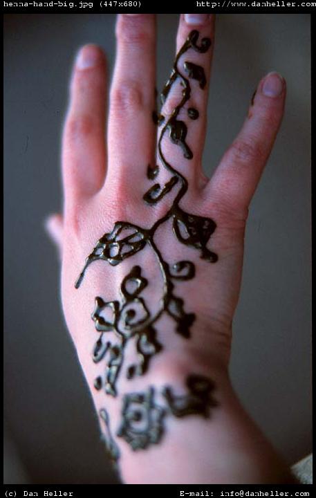henna hand big