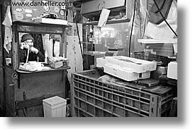 asia, black and white, horizontal, japan, kanto, seafood, tokyo, tsukiji market, vendors, photograph