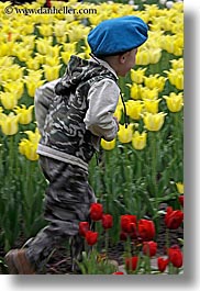 asia, beret, blues, boys, childrens, clothes, colors, flowers, hats, moscow, nature, people, red, russia, tulips, vertical, yellow, photograph