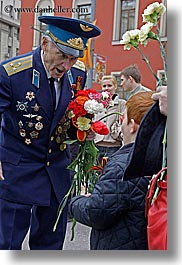 asia, boys, clothes, decorated, emotions, happy, hats, hero, men, moscow, people, russia, vertical, war, photograph