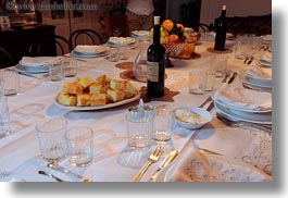bread, corn, dinner, europe, foods, horizontal, italy, masseria murgia albanese, noci, puglia, tables, photograph