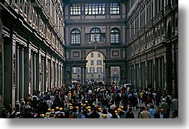 buildings, crowds, europe, florence, horizontal, italy, museums, people, tuscany, uffizio, photograph