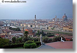 brides, cities, cityscapes, couples, europe, florence, groom, horizontal, italy, men, tuscany, womens, photograph