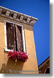 doors & windows, europe, italy, venecia, venezia, venice, vertical, win, photograph
