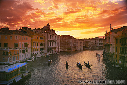 http://www.danheller.com/images/Europe/Italy/Venice/GrandCanal/g-canal03-big.jpg