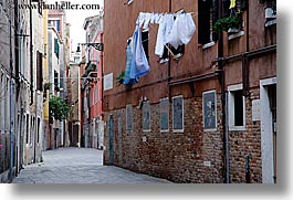 clothes, europe, hanging laundry, horizontal, italy, laundry, venecia, venezia, venice, photograph