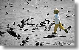 childrens, europe, horizontal, italy, people, pigeons, run, venecia, venezia, venice, photograph