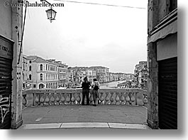 black and white, europe, horizontal, italy, looking, over, people, rialto bridge, venecia, venezia, venice, photograph
