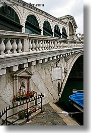 bridge, europe, italy, rialto, rialto bridge, shrine, venecia, venezia, venice, vertical, photograph