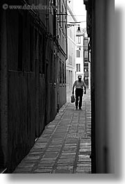 alleys, black and white, europe, italy, men, streets, venecia, venezia, venice, vertical, photograph