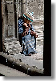 beggar, ecuador, equator, latin america, people, quito, senior citizen, vertical, womens, photograph