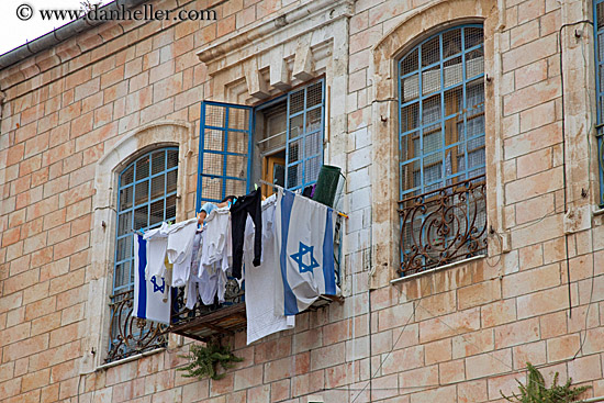 Последнее письмо Israel-flag-n-window-1-big