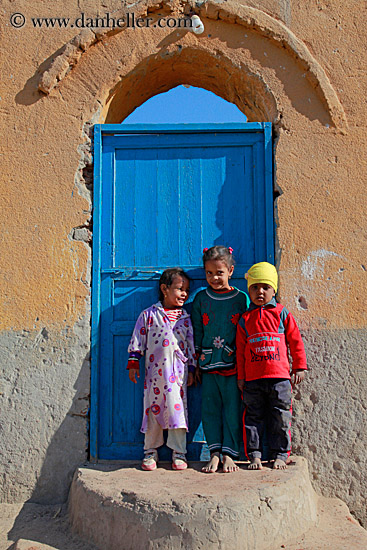 children-n-blue-door-02.jpg