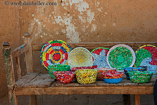 colorful-straw-plates.jpg