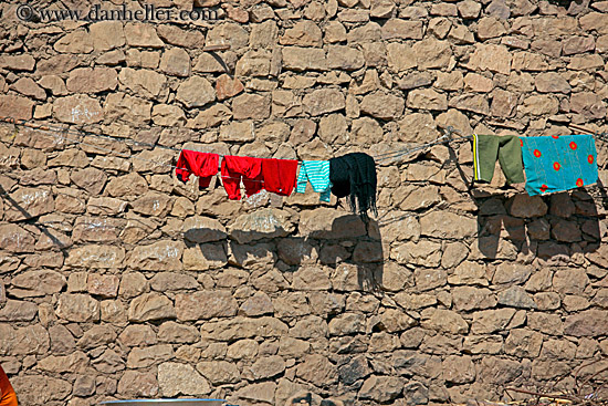 hanging-laundry-02.jpg