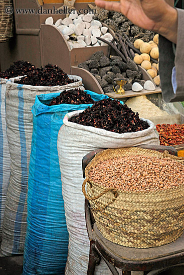 dried-fruits-in-baskets-01.jpg