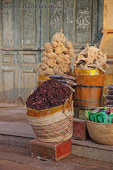 dried-fruits-in-baskets-02.jpg