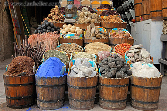 spices-in-barrels-01.jpg