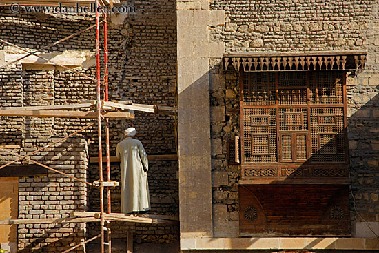 arab-on-scaffolding-02.jpg
