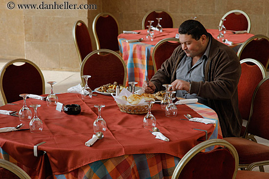 man-eating-egyptian-food.jpg