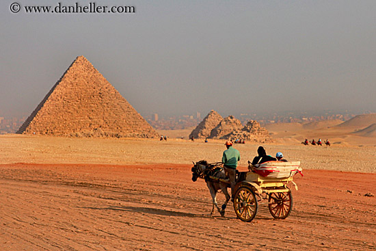 horse-n-carriage-n-pyramid-01.jpg