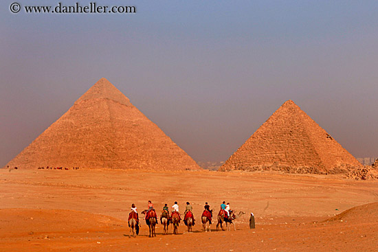 pyramids-n-camels-02.jpg