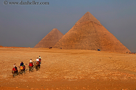 pyramids-n-camels-03.jpg