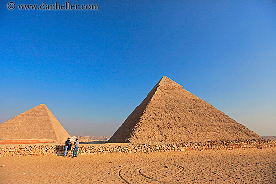 pyramids-n-people-01.jpg