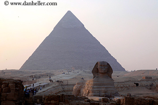 sphinx-n-pyramid-06.jpg