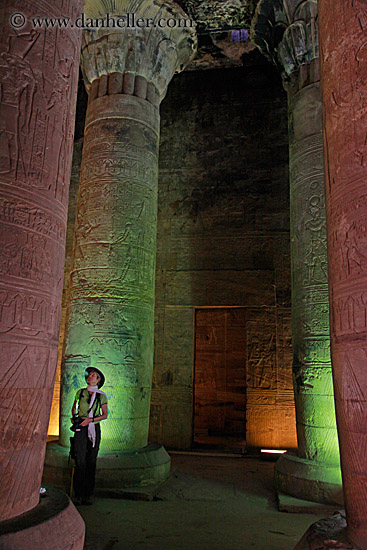 people-n-pillars-05.jpg