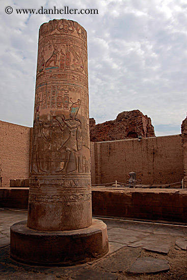 egyptian-columns-04.jpg