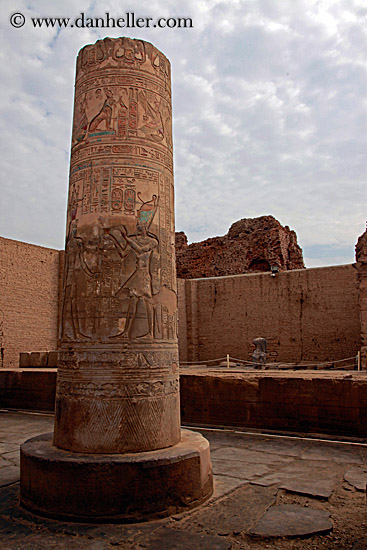 egyptian-columns-04.jpg