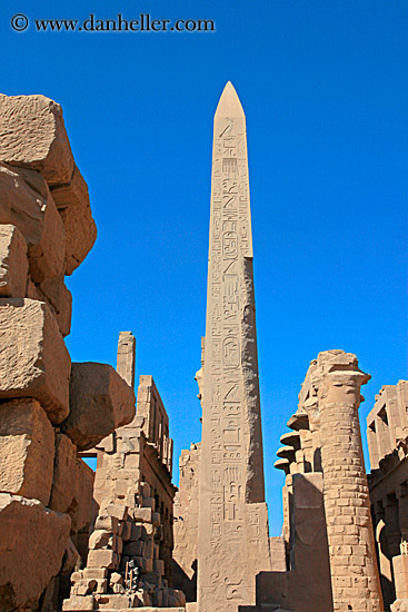 obelisk-02.jpg