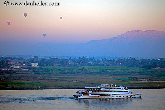 hot-air-balloons-n-mtns-n-ship.jpg