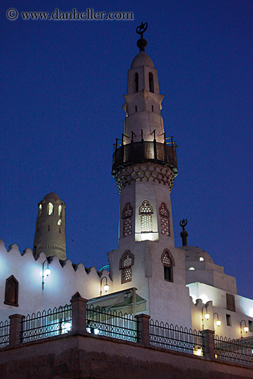 mosque-at-night-01.jpg