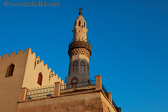 mosque-upview-02.jpg