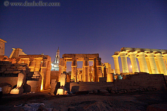 pillars-at-night-02.jpg