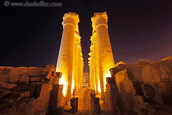 pillars-at-night-09.jpg