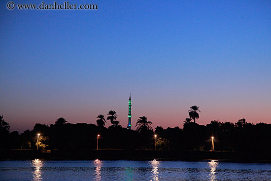 mosque-n-palm_trees-at-dusk-01.jpg