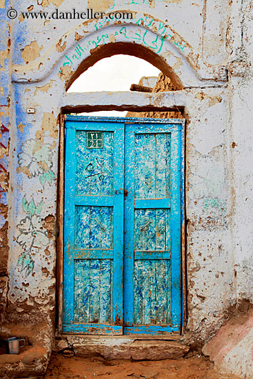 blue-door-02.jpg