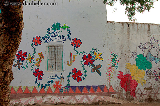 colorful-fresco-paintings-02.jpg