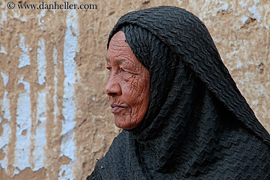 old-woman-02.jpg