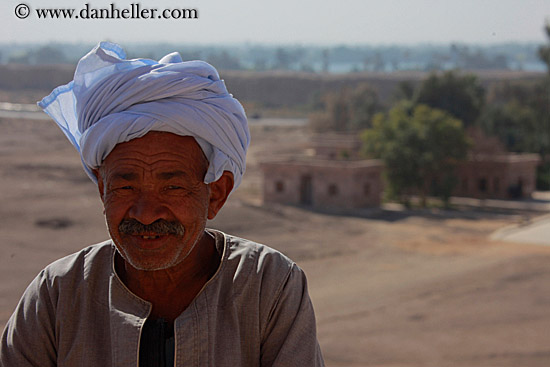 old-arab-man-02.jpg