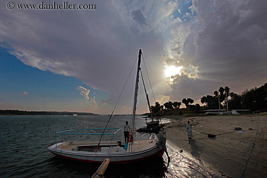 sailboat-n-cracked-sky-03.jpg