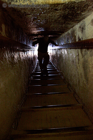 titi-tomb-tunnel.jpg