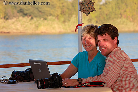 patrick-n-helene-on-laptop-01.jpg