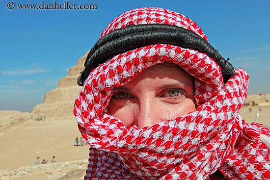 vicky-n-red-keffiyeh-04.jpg