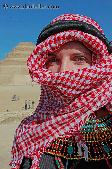 vicky-n-red-keffiyeh-05.jpg