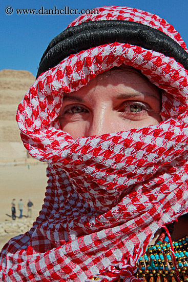 vicky-n-red-keffiyeh-06.jpg