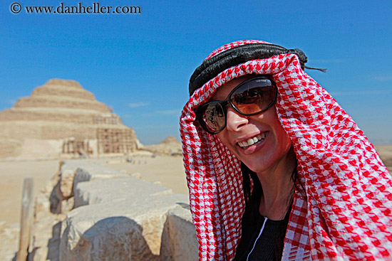 vicky-n-red-keffiyeh-step-pyramid-01.jpg